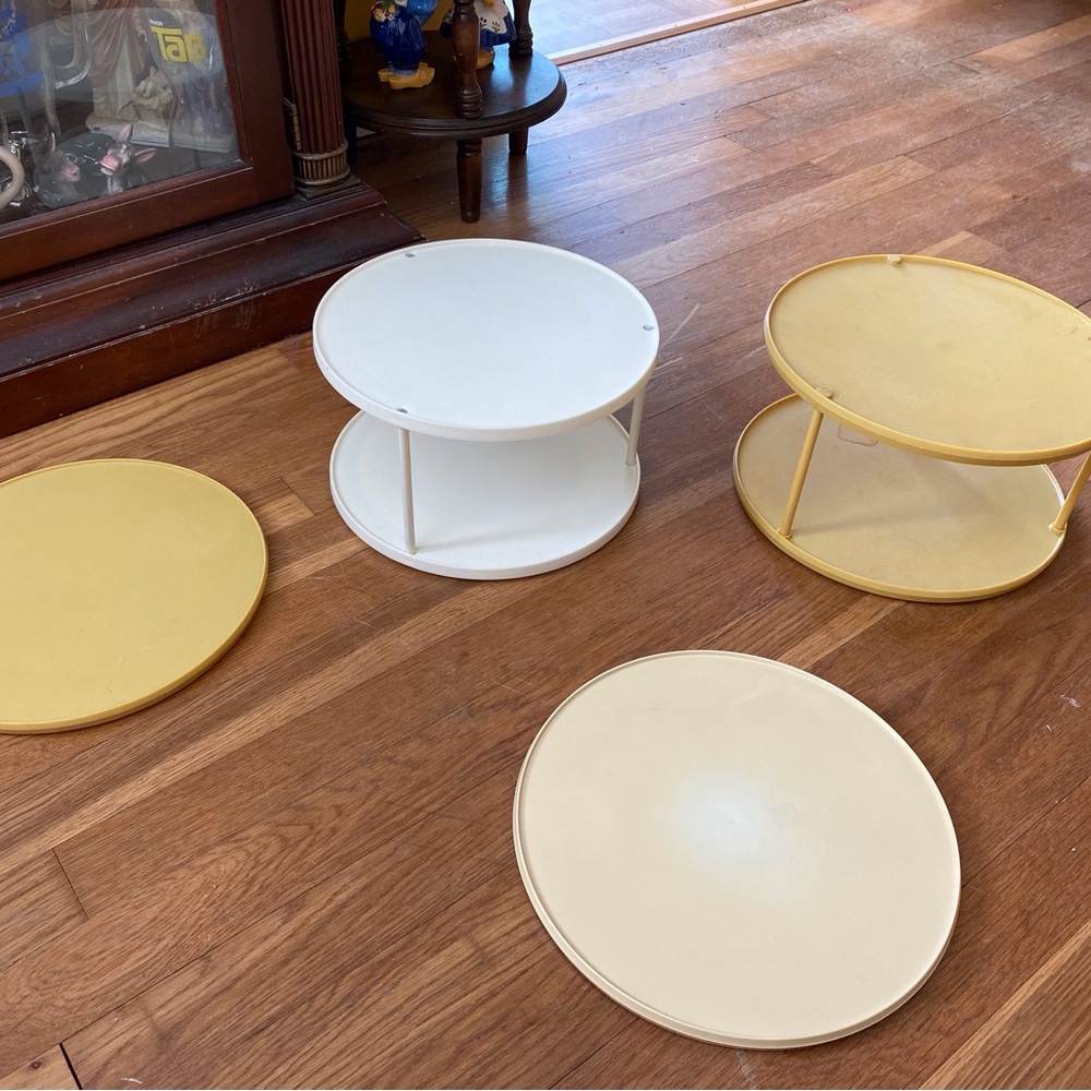 Vintage Rubbermaid Turntable Lot